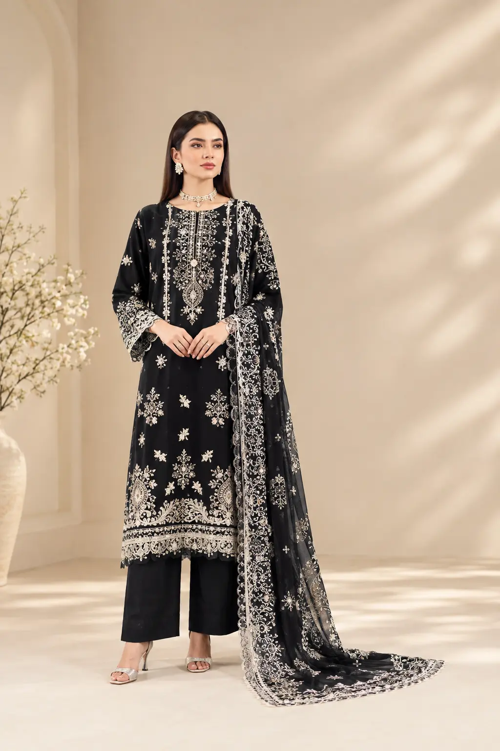 MAHAY Women's Top-Notch Embroidered Lawn - 3 Piece Suit